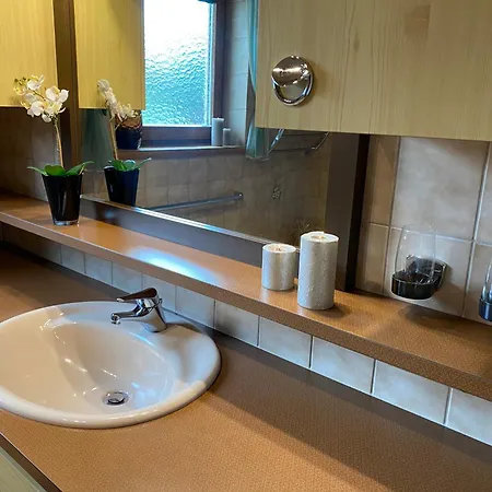 Schaiter - Ganzes Haus Mit Garten Und Gratis Parkplatz Appartement Innsbruck